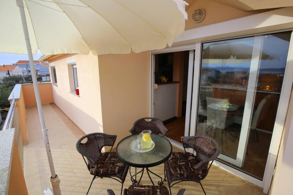 זאדאר Apartman Lara מראה חיצוני תמונה